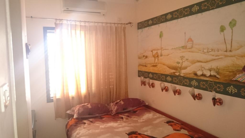 ホテル Oasis Negev アラド 部屋 写真